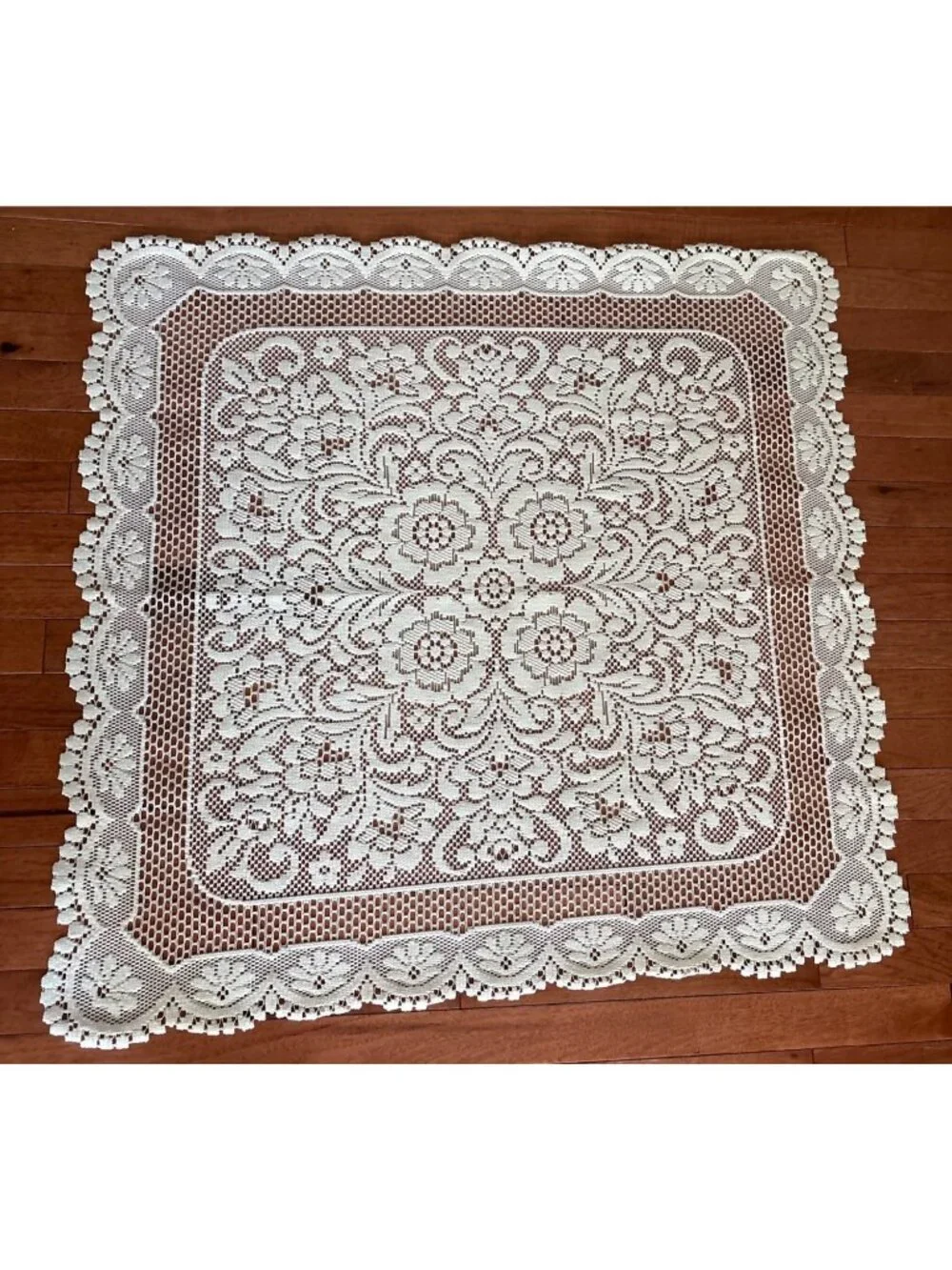 Cream Lace Tablecloth 35